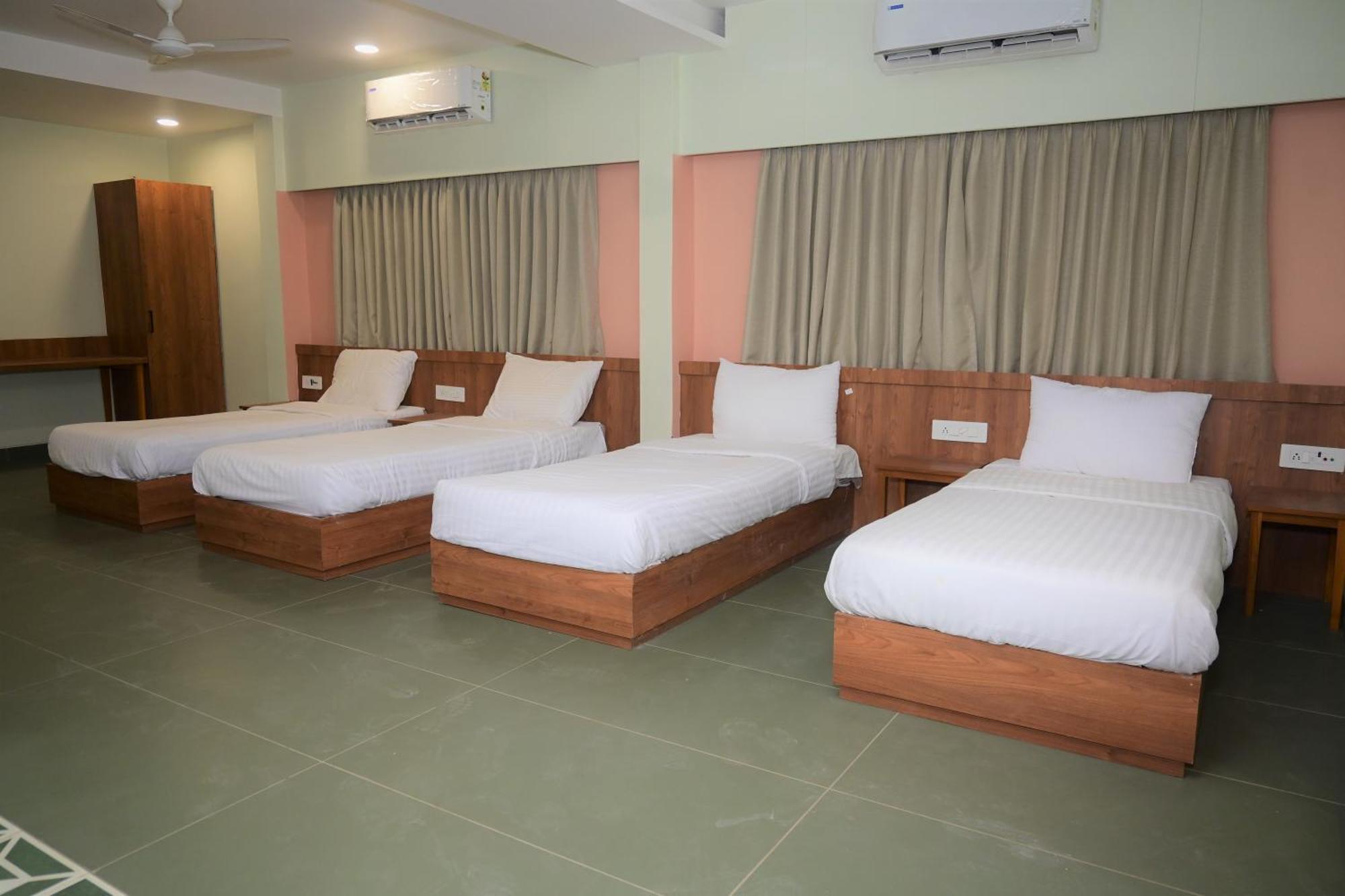 Hotel Ashray Ujaim Exterior foto