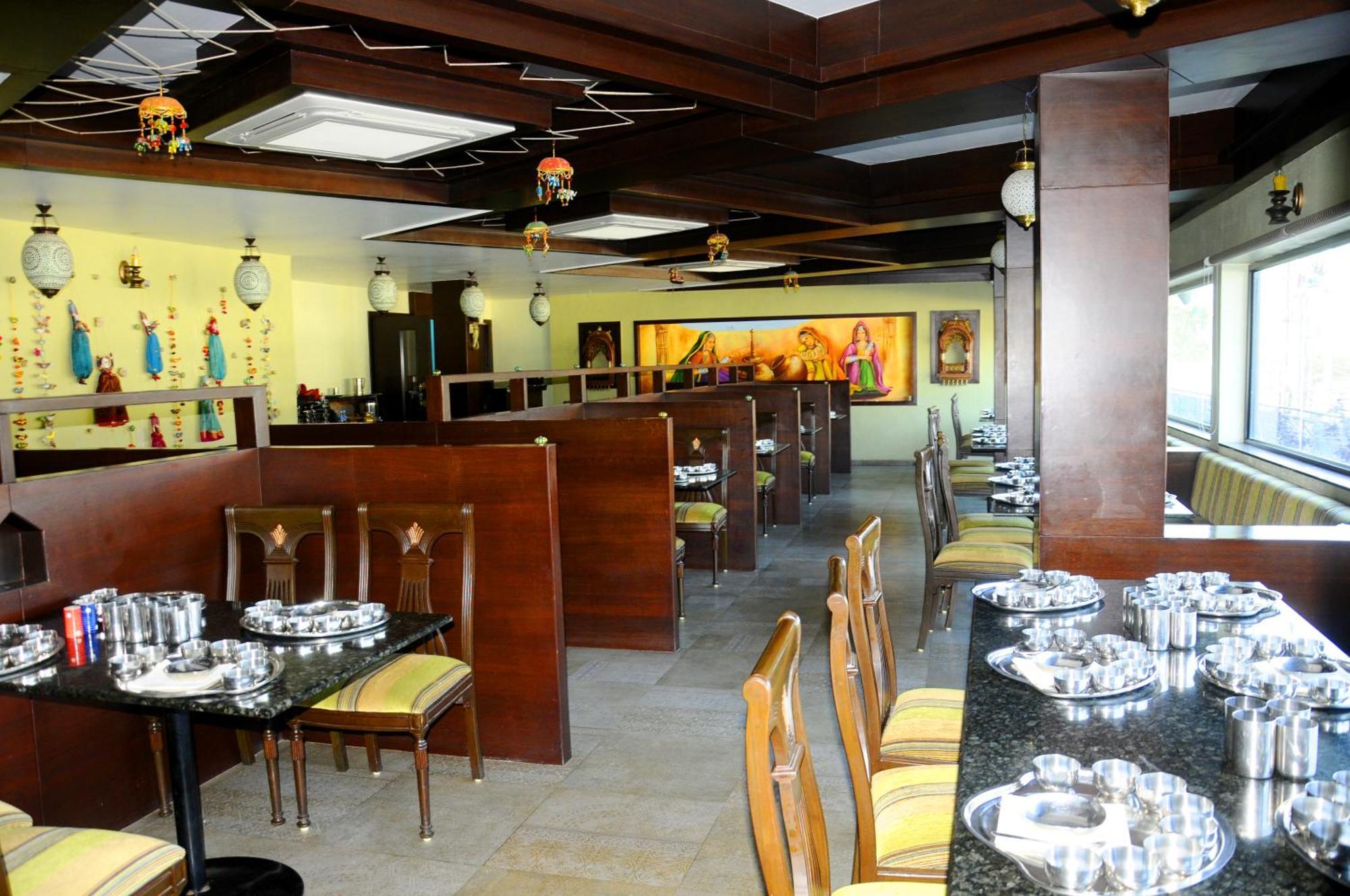 Hotel Ashray Ujaim Exterior foto